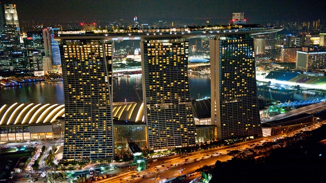 シンガポールの象徴、空に浮かぶ船『マリーナベイサンズ』！